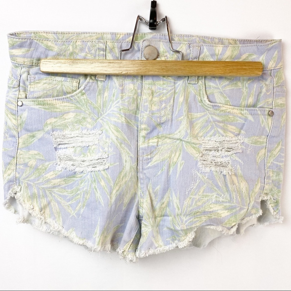 Love Fire Women’s Size 5 Boho Cutoff shorts